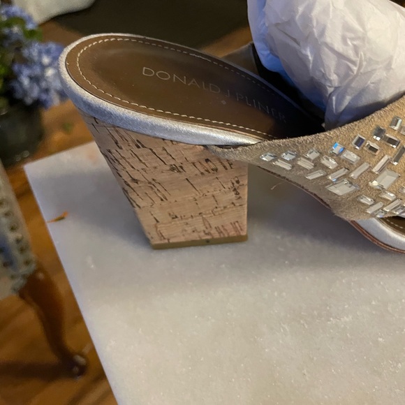 Donald J Pliner - Picture 6 of 6